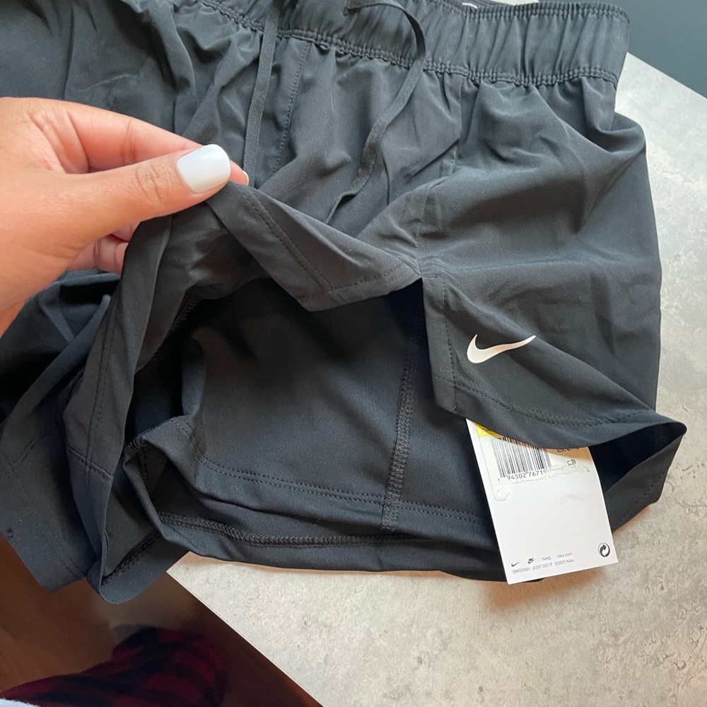 NIKE SHORTS